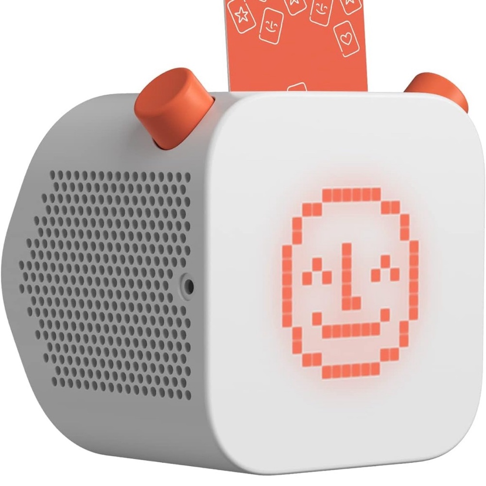 New Yoto Player with a few free story cards - used once perfect condition